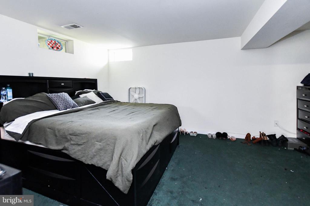 3207 Valley Forest Dr