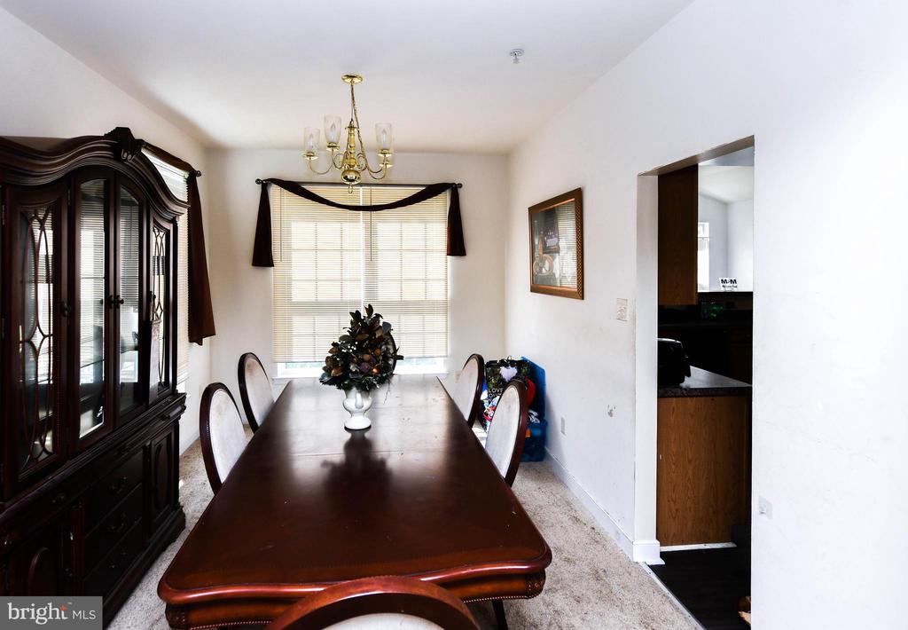 3207 Valley Forest Dr