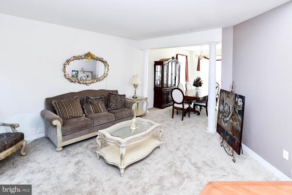 3207 Valley Forest Dr