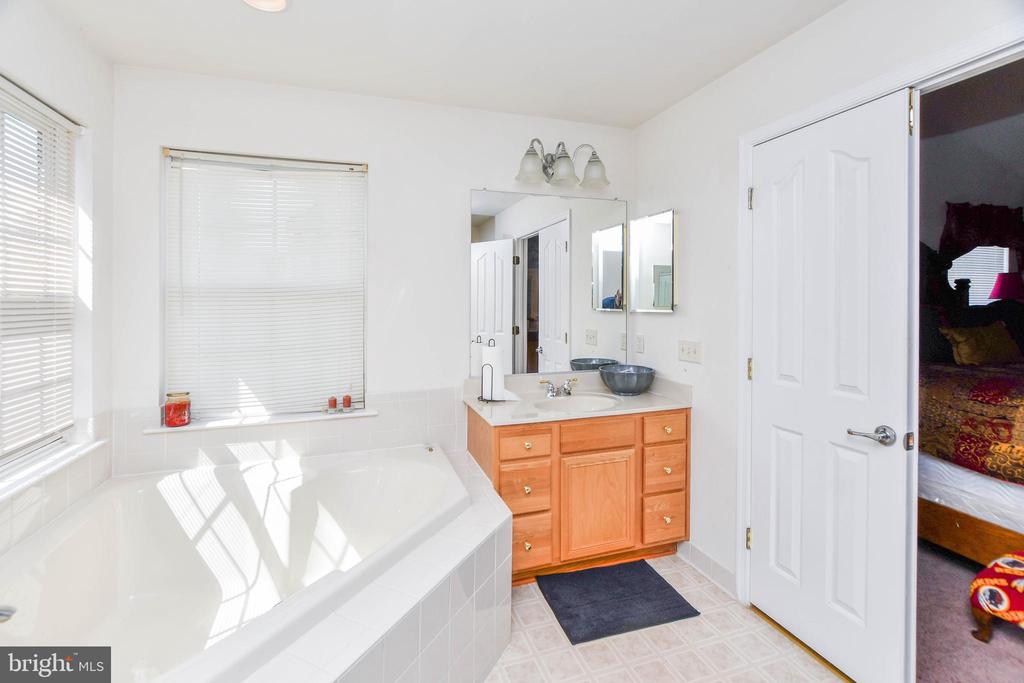 3207 Valley Forest Dr