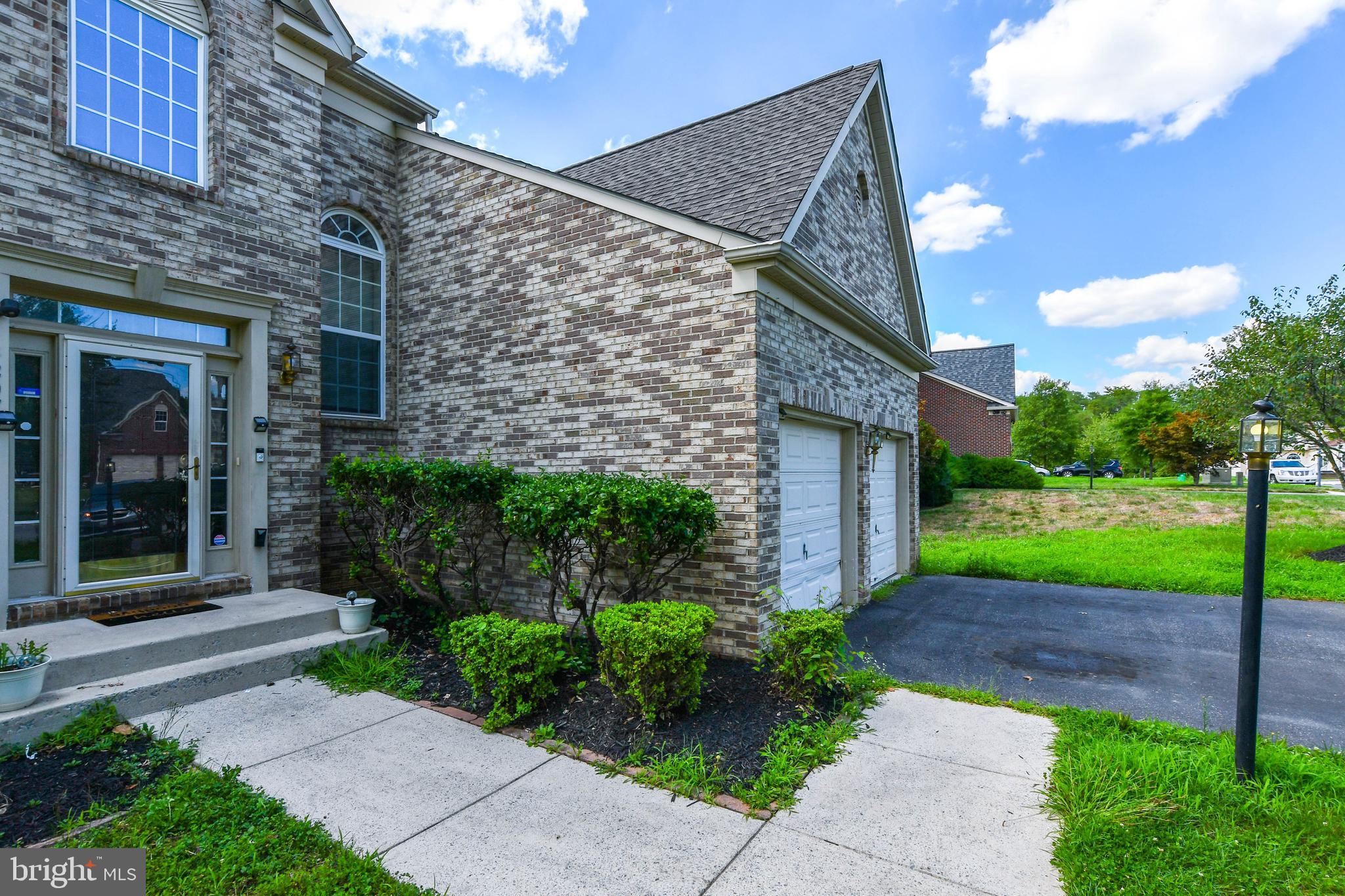 3207 Valley Forest Dr