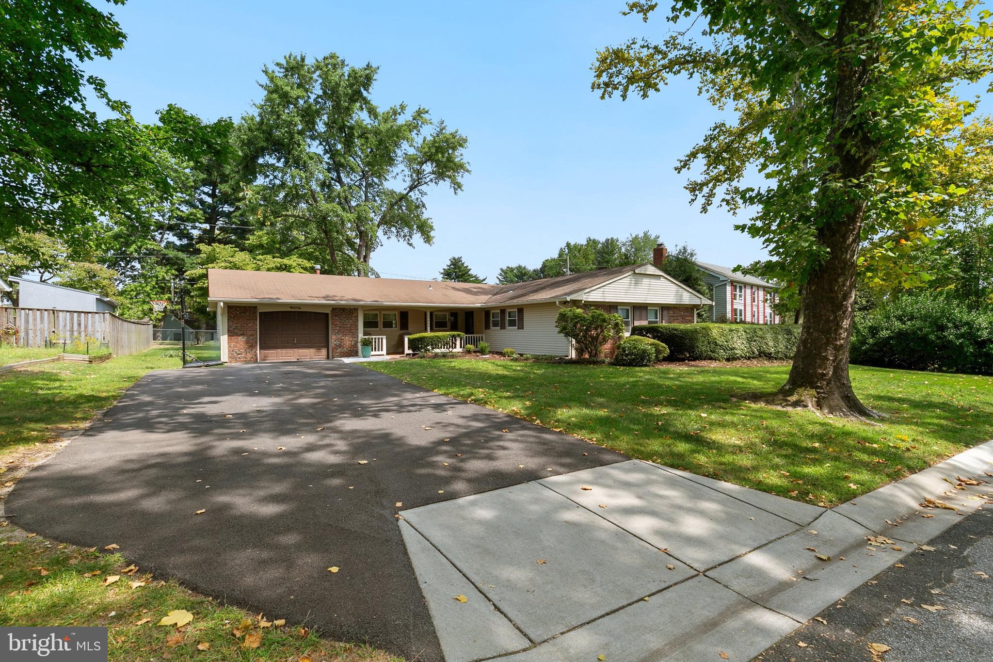 12004 Marvel Ln