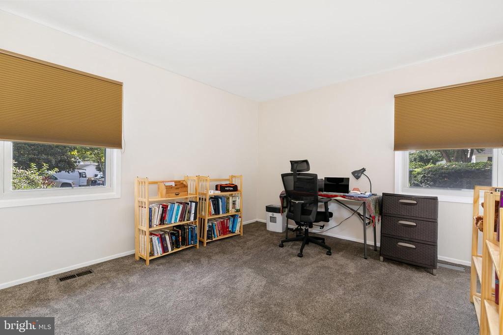 12004 Marvel Ln