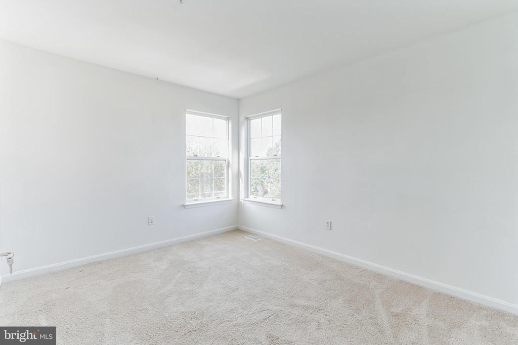 12806 Jervis St