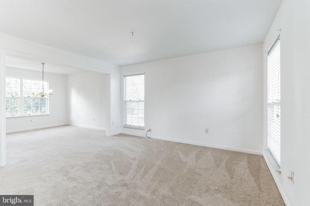12806 Jervis St