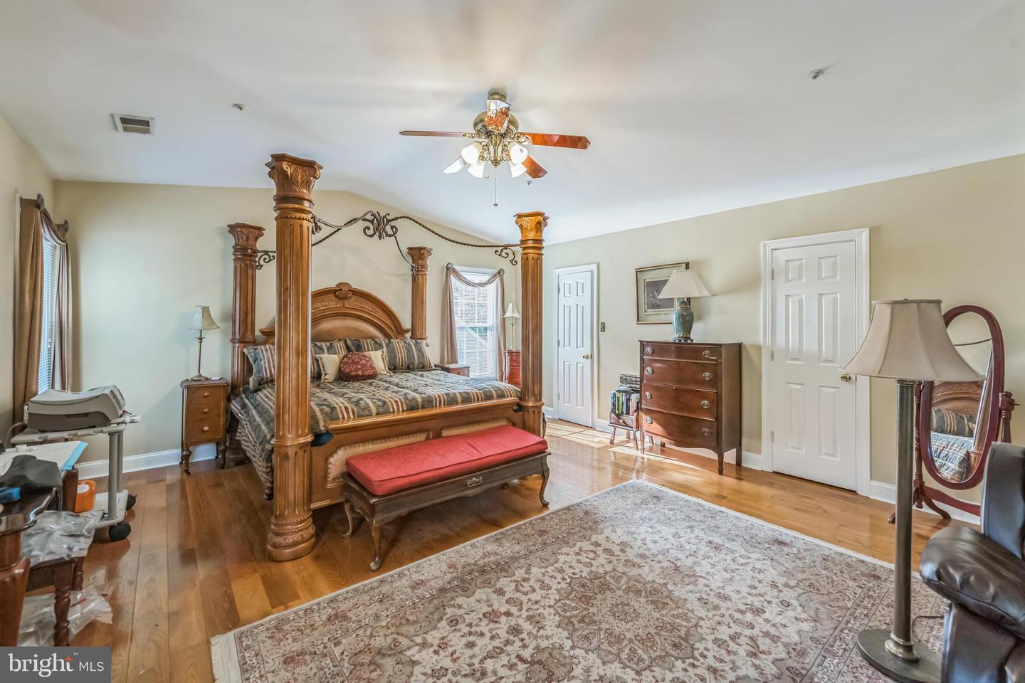 10417 Foxlake Dr