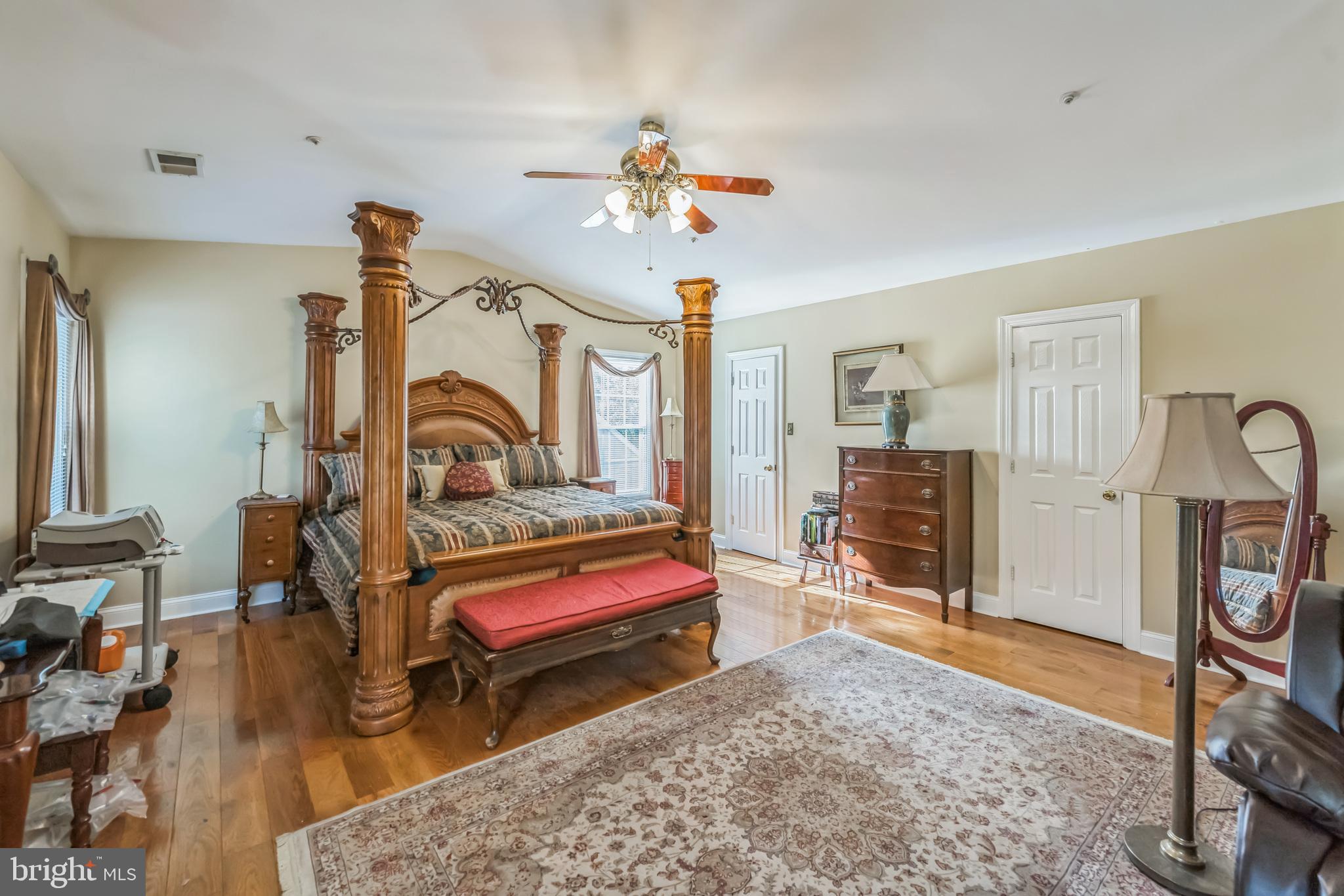 10417 Foxlake Dr