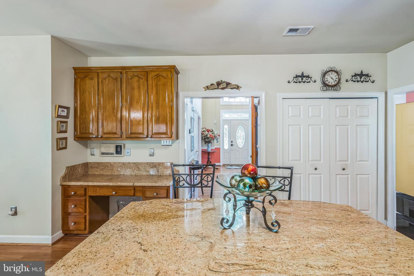 10417 Foxlake Dr