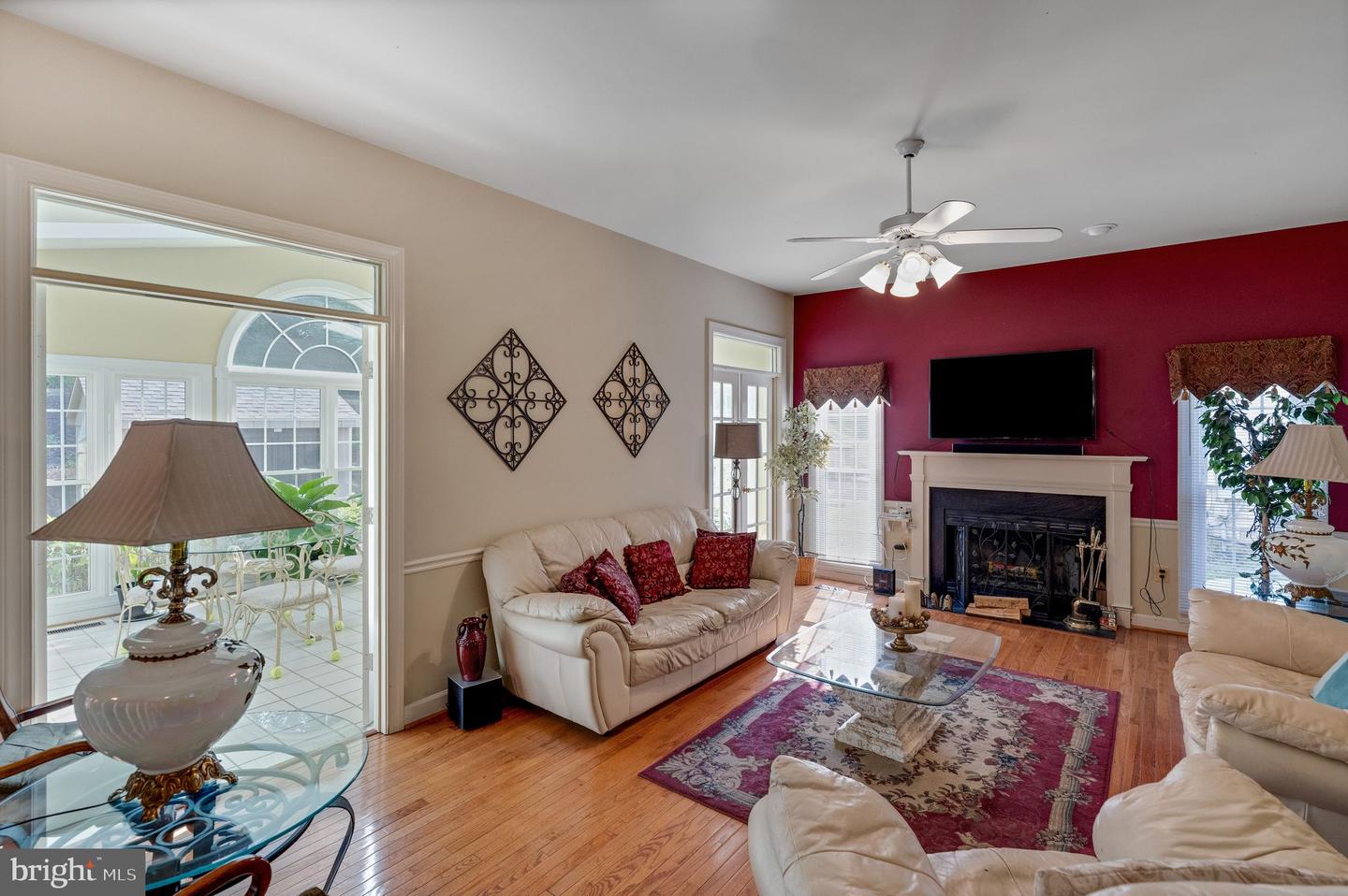 10417 Foxlake Dr