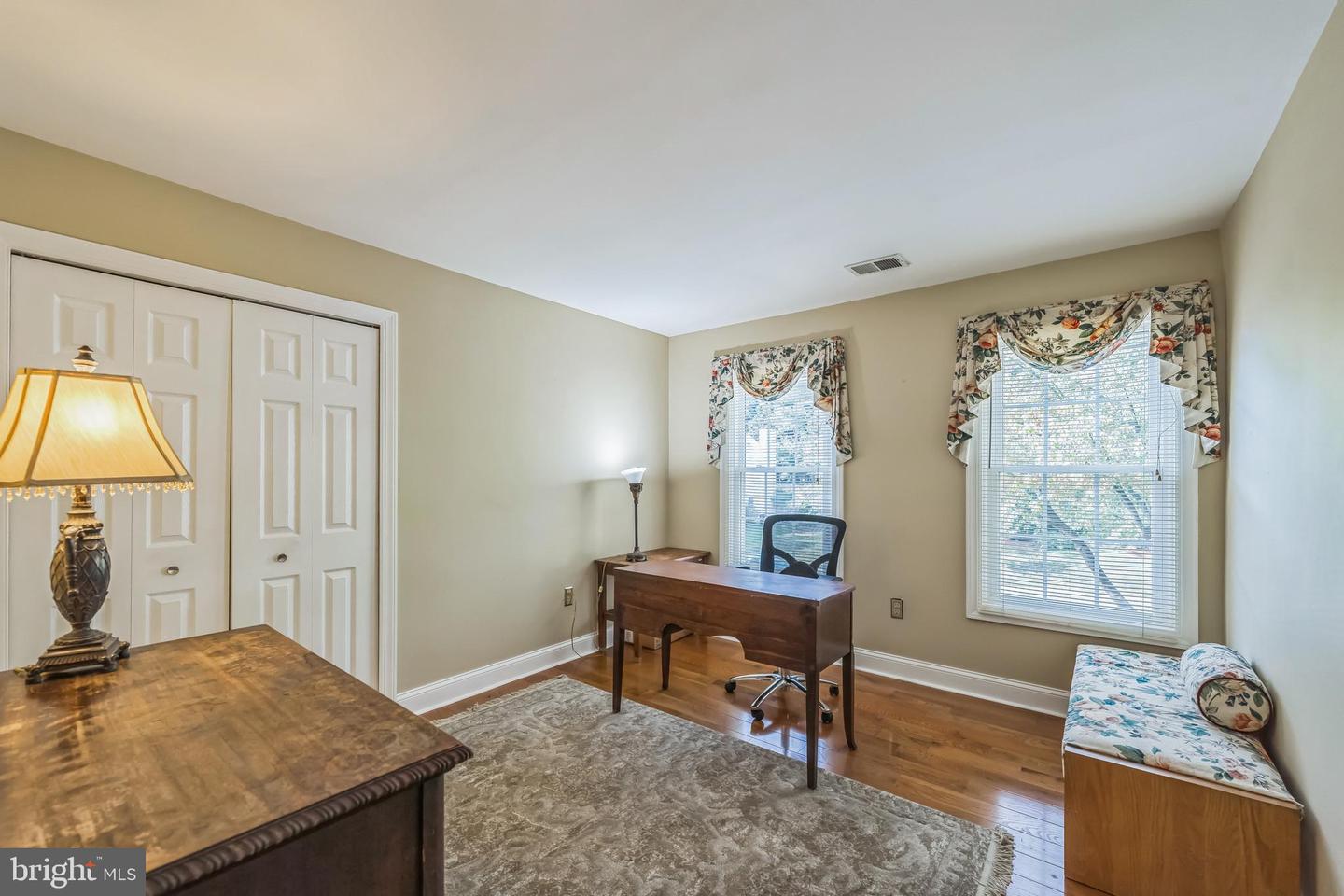 10417 Foxlake Dr