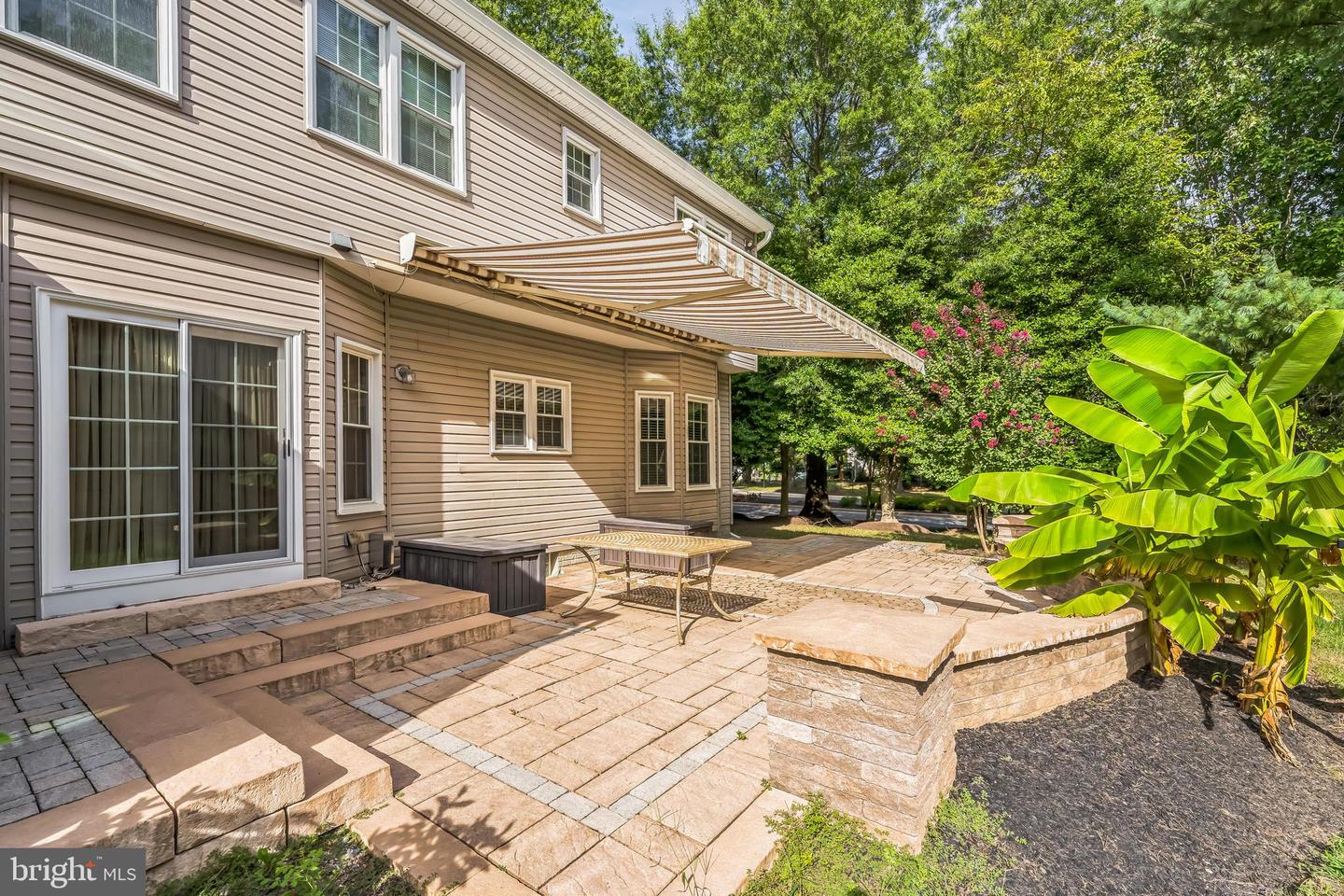 10417 Foxlake Dr