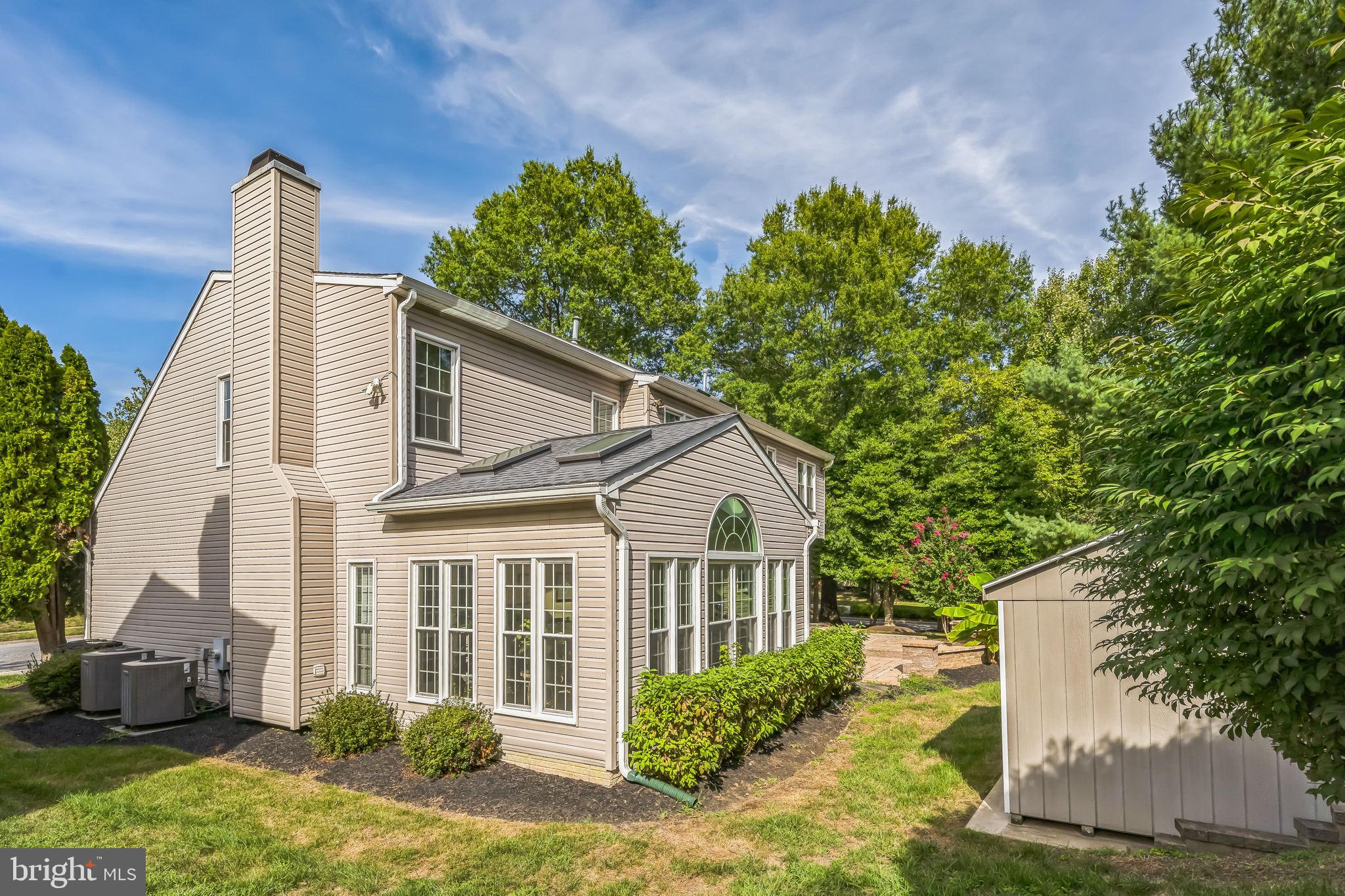 10417 Foxlake Dr