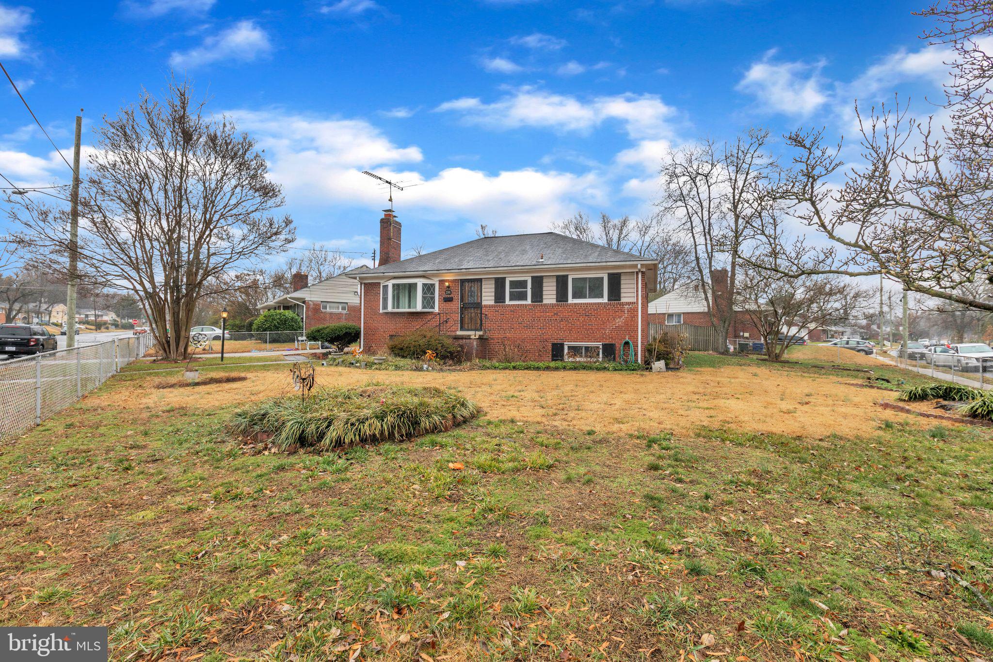 2501 Lorring Dr