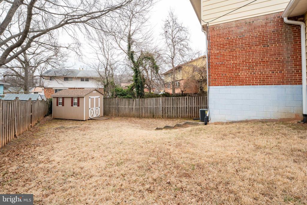 735 Booker Dr
