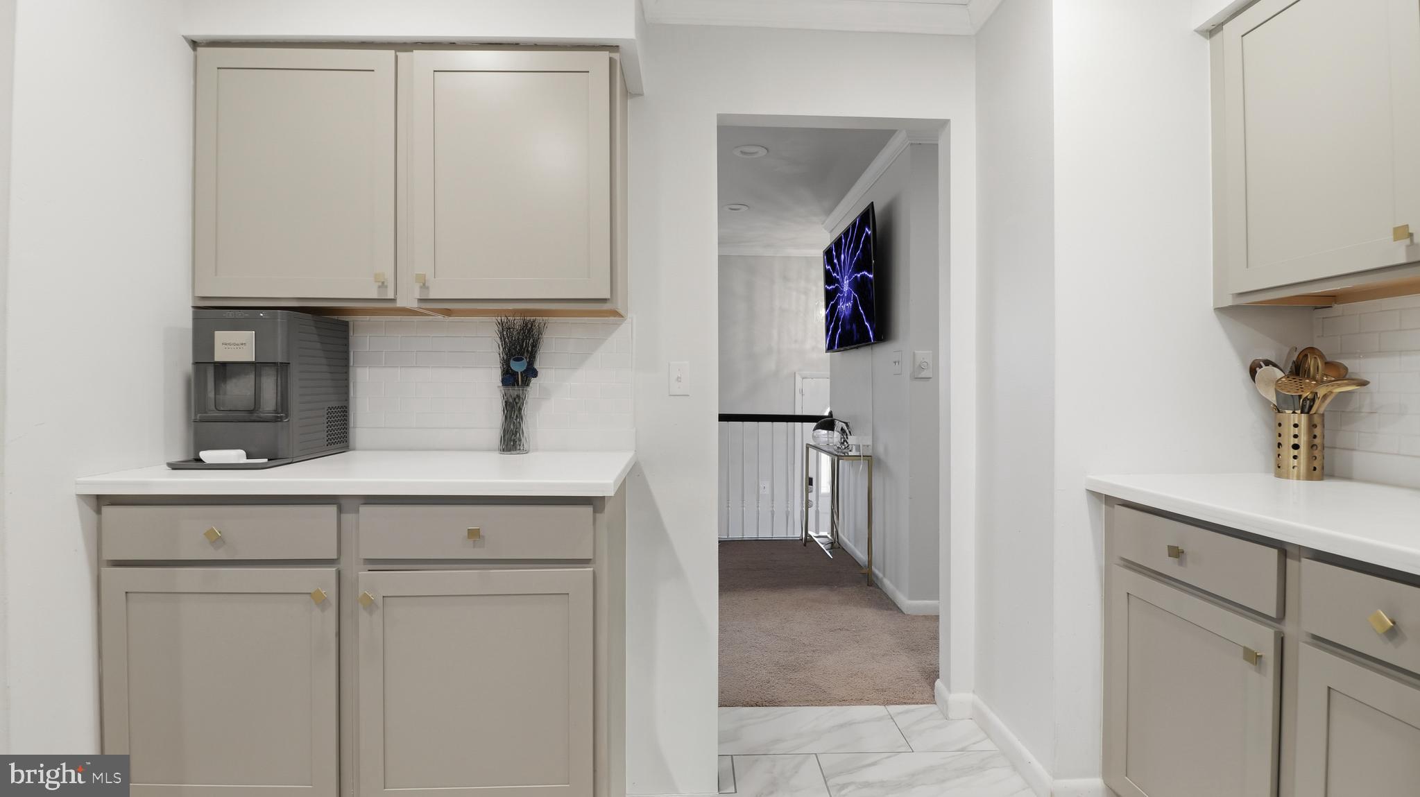 6710 EILERSON STREET