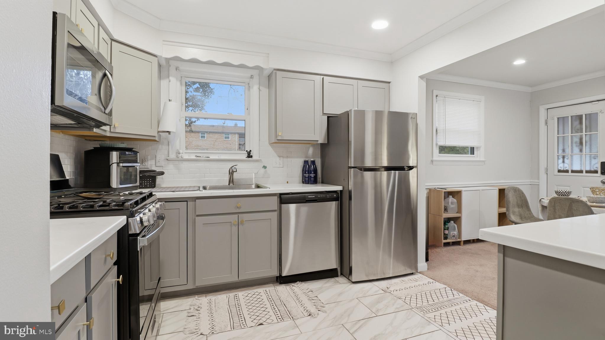 6710 EILERSON STREET