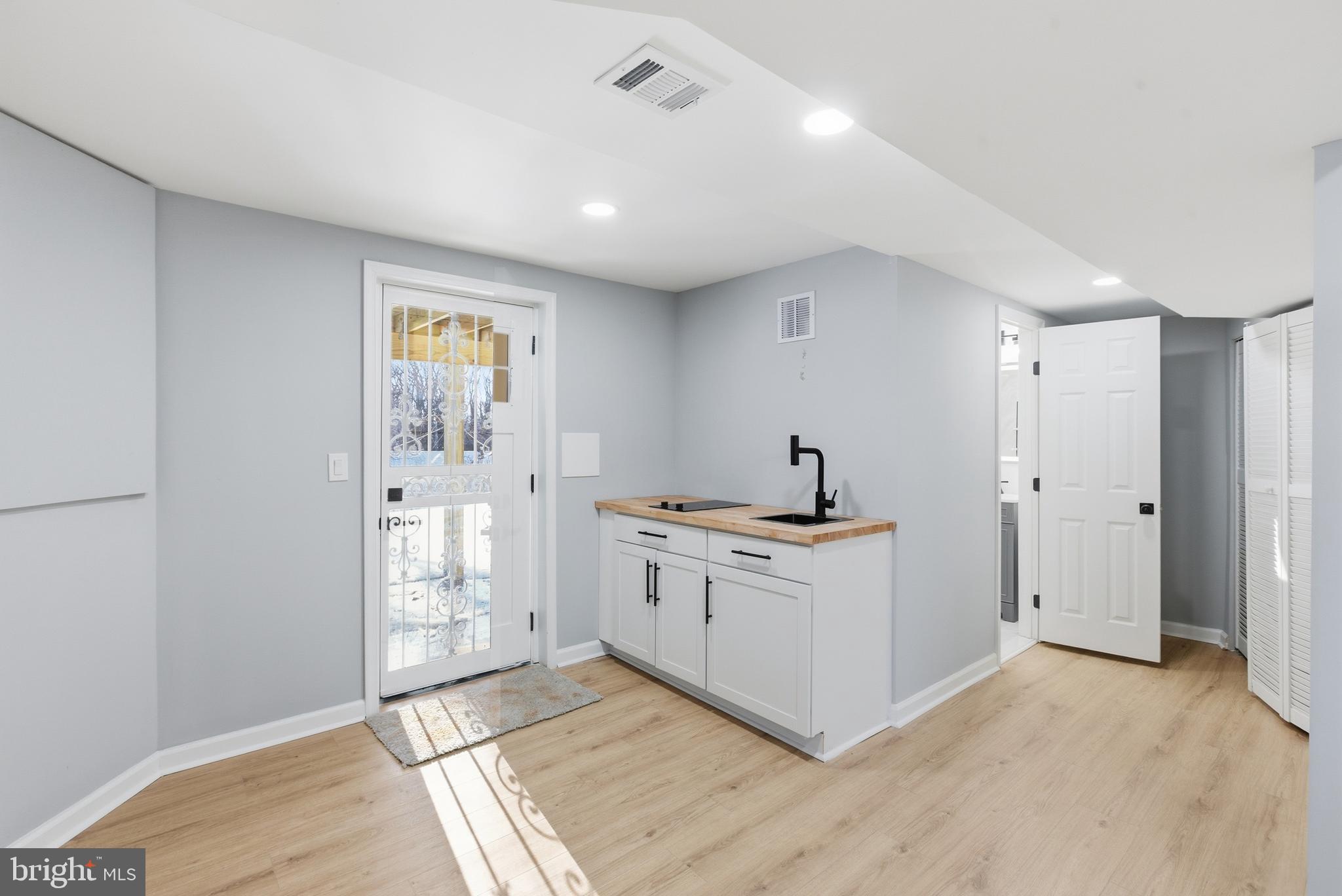 1020 CARRINGTON AVENUE