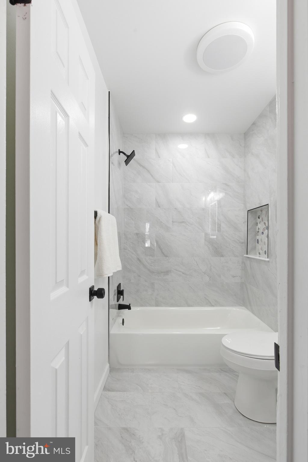 1020 CARRINGTON AVENUE