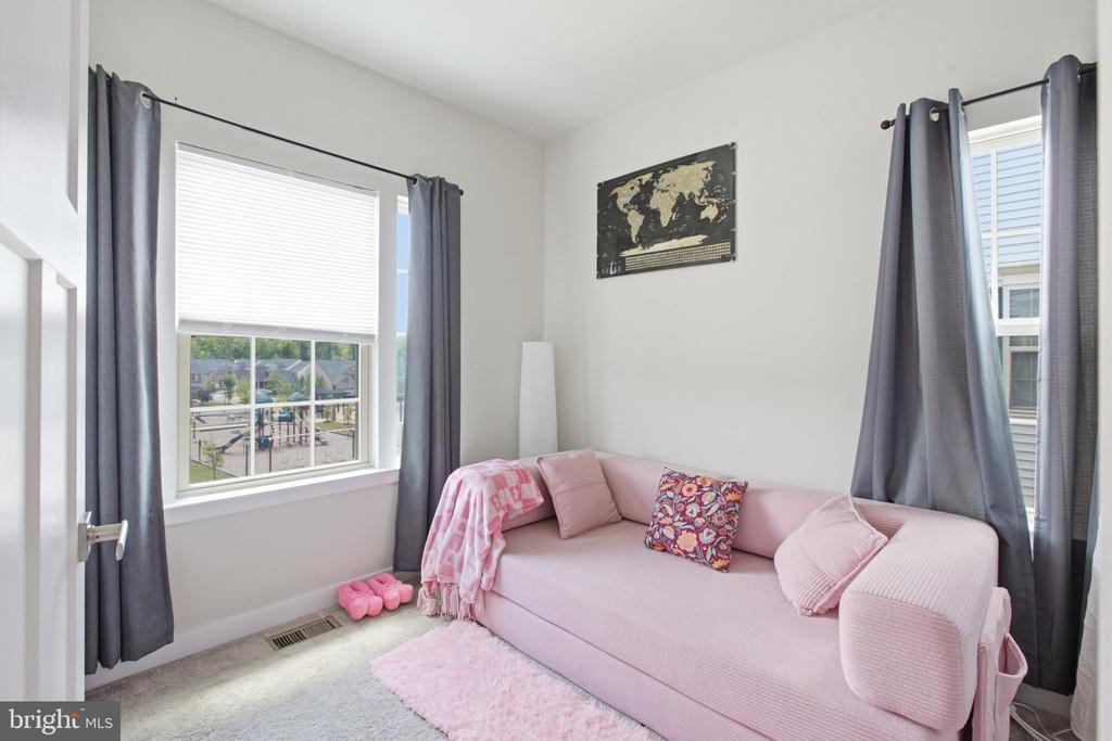 14735 EARL MITCHELL AVENUE Unit: F