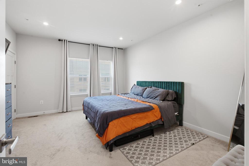 14735 EARL MITCHELL AVENUE Unit: F