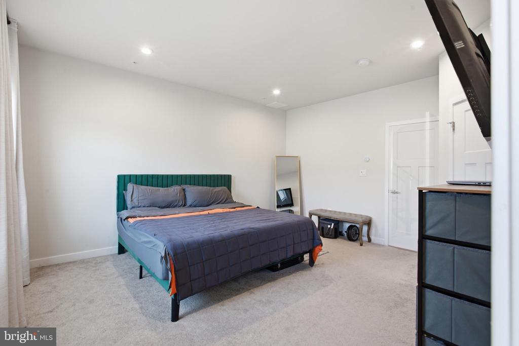 14735 EARL MITCHELL AVENUE Unit: F