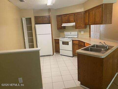 4498 MELISSA Court W