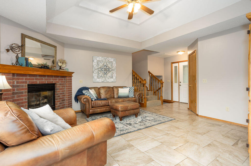 3882 W Edgewood Street