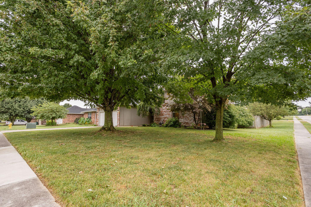 3882 W Edgewood Street