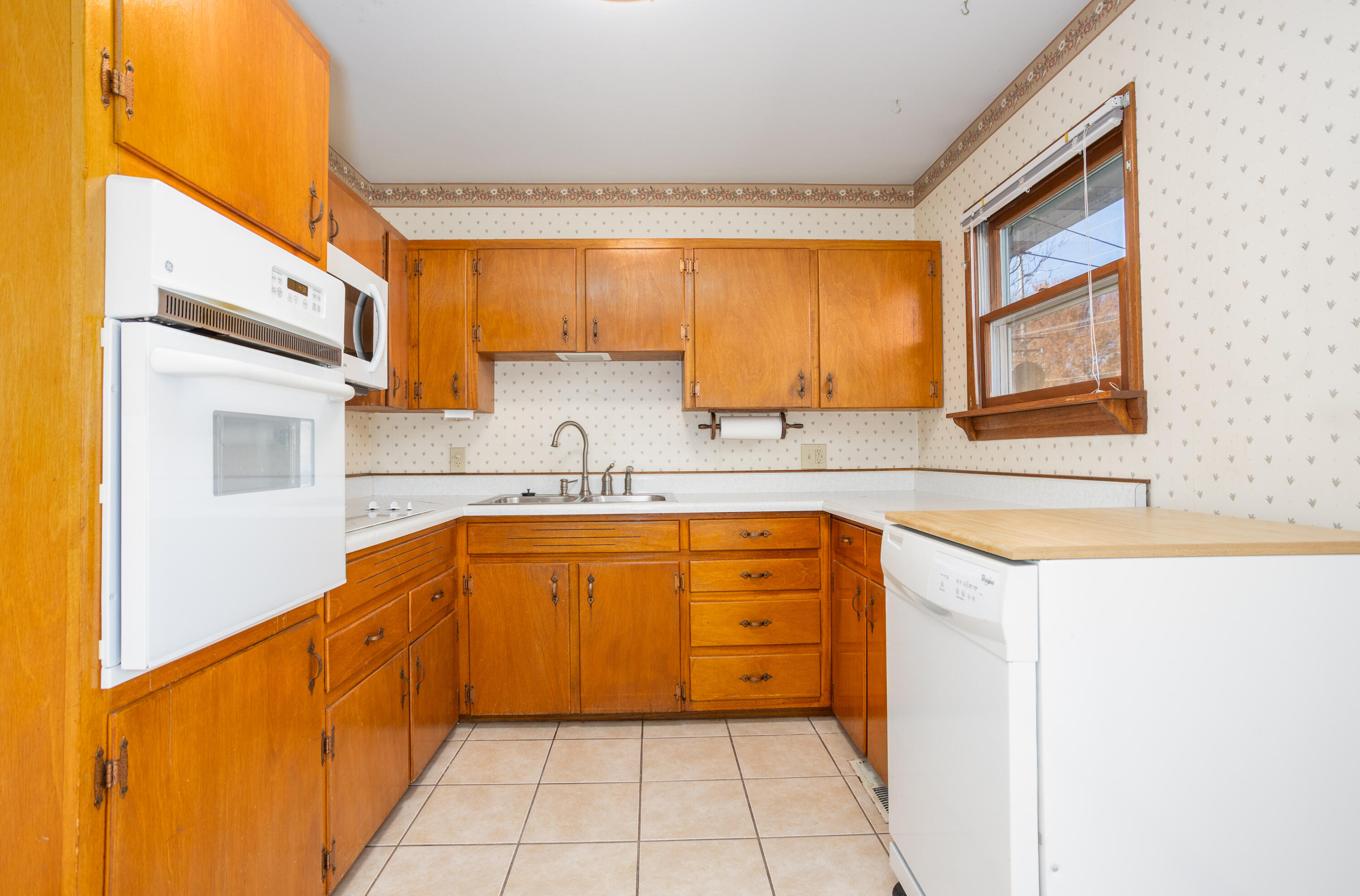 609 E Edgewood Street