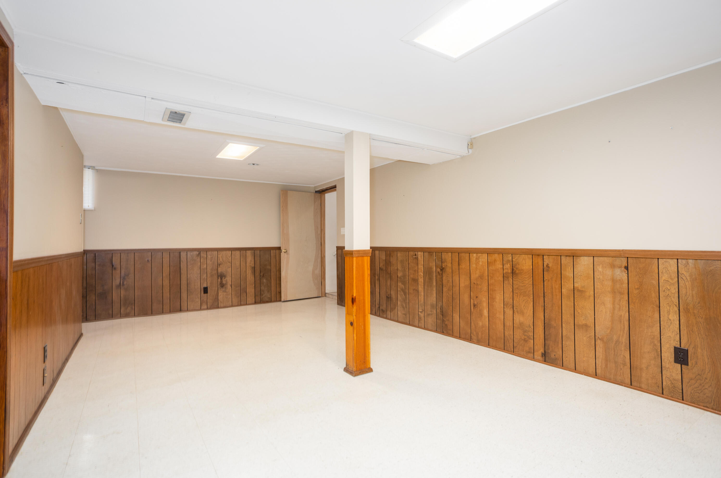 609 E Edgewood Street