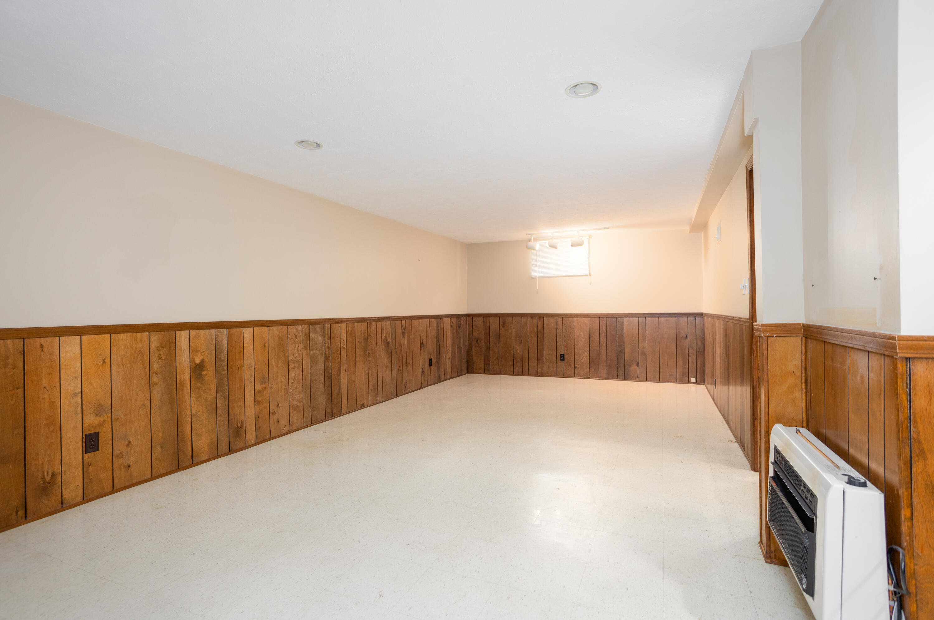 609 E Edgewood Street