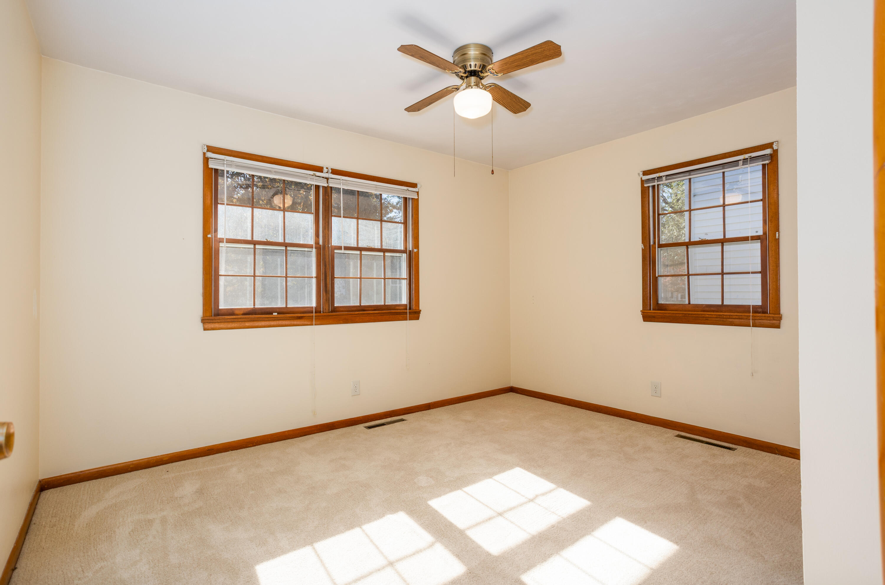 609 E Edgewood Street