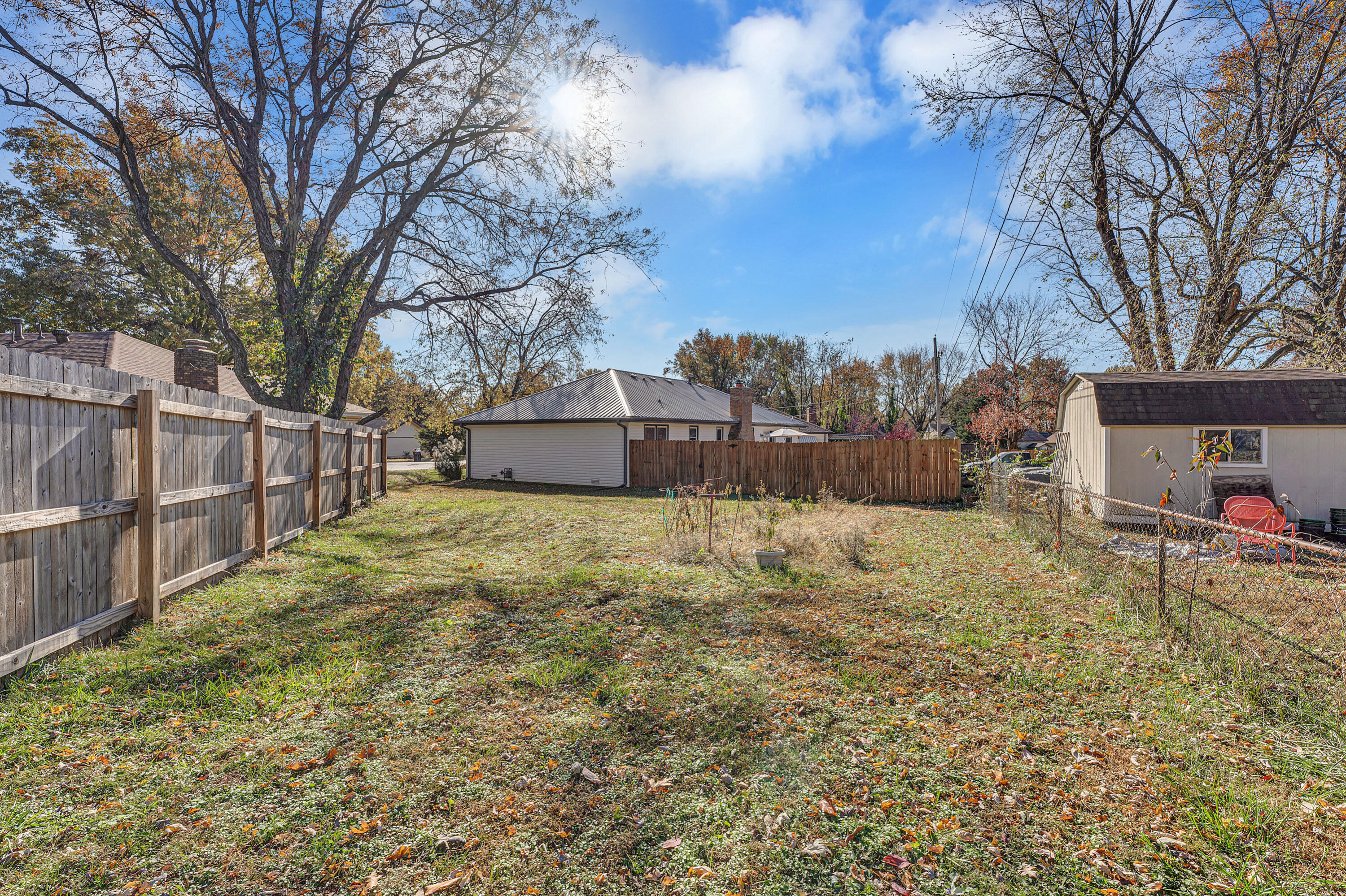 1651 W Lindberg Street