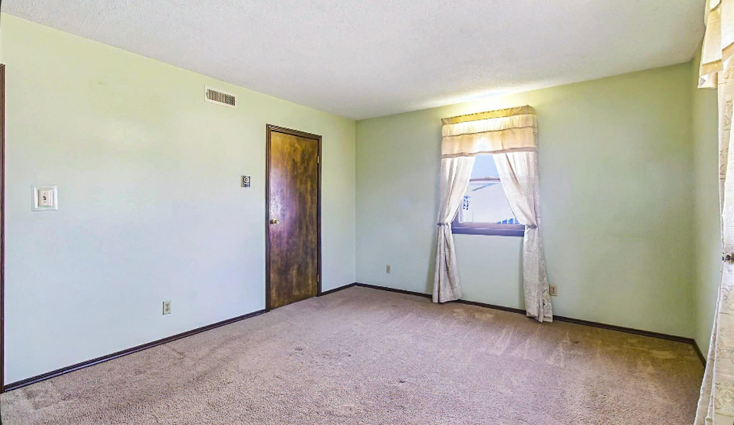 1321 W Dallas Street