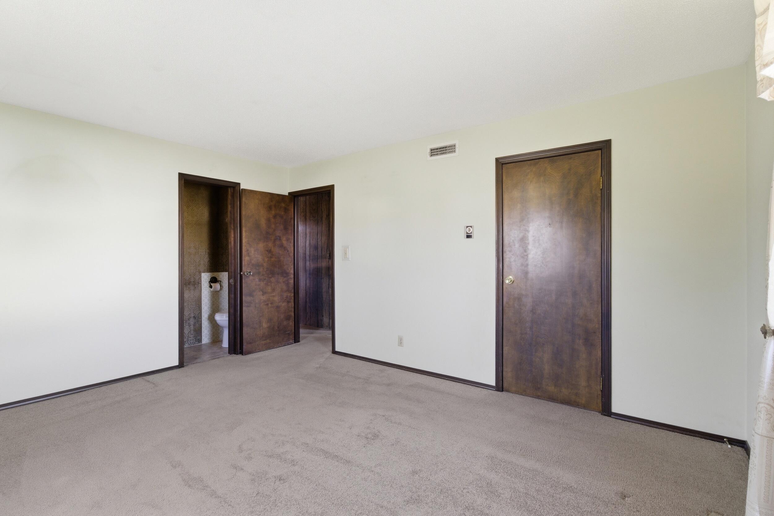 1321 W Dallas Street