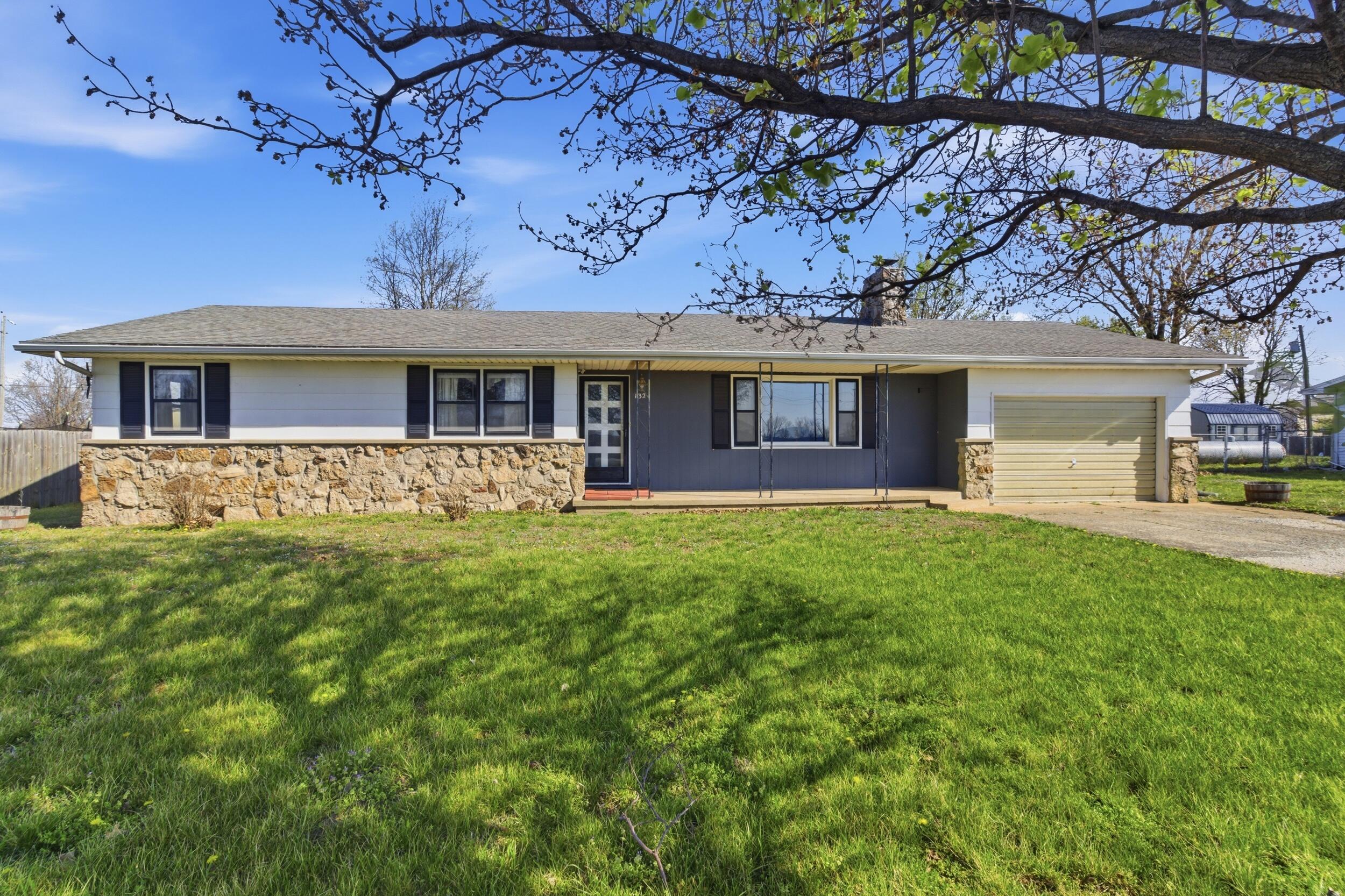 1321 W Dallas Street