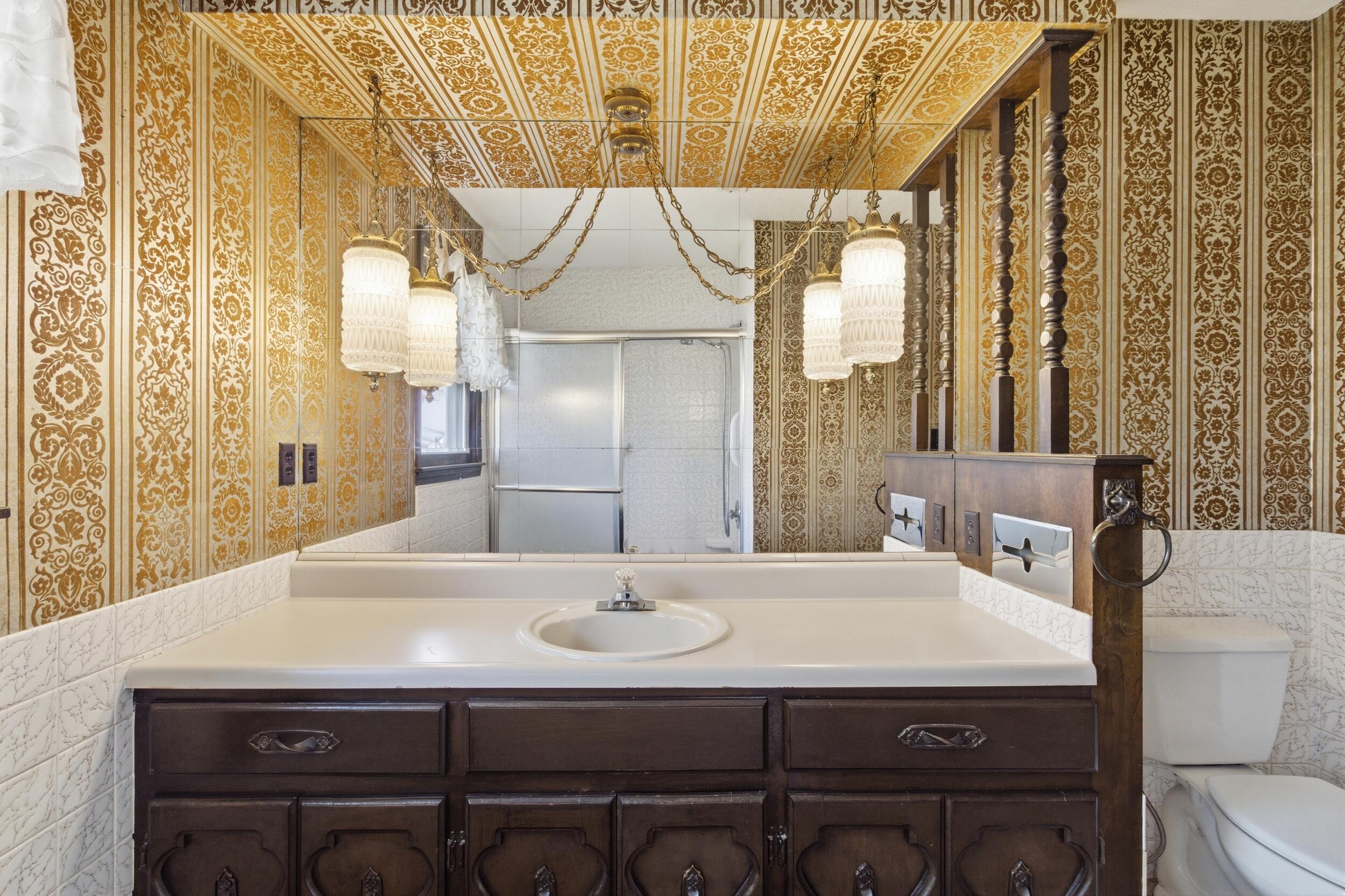 1321 W Dallas Street