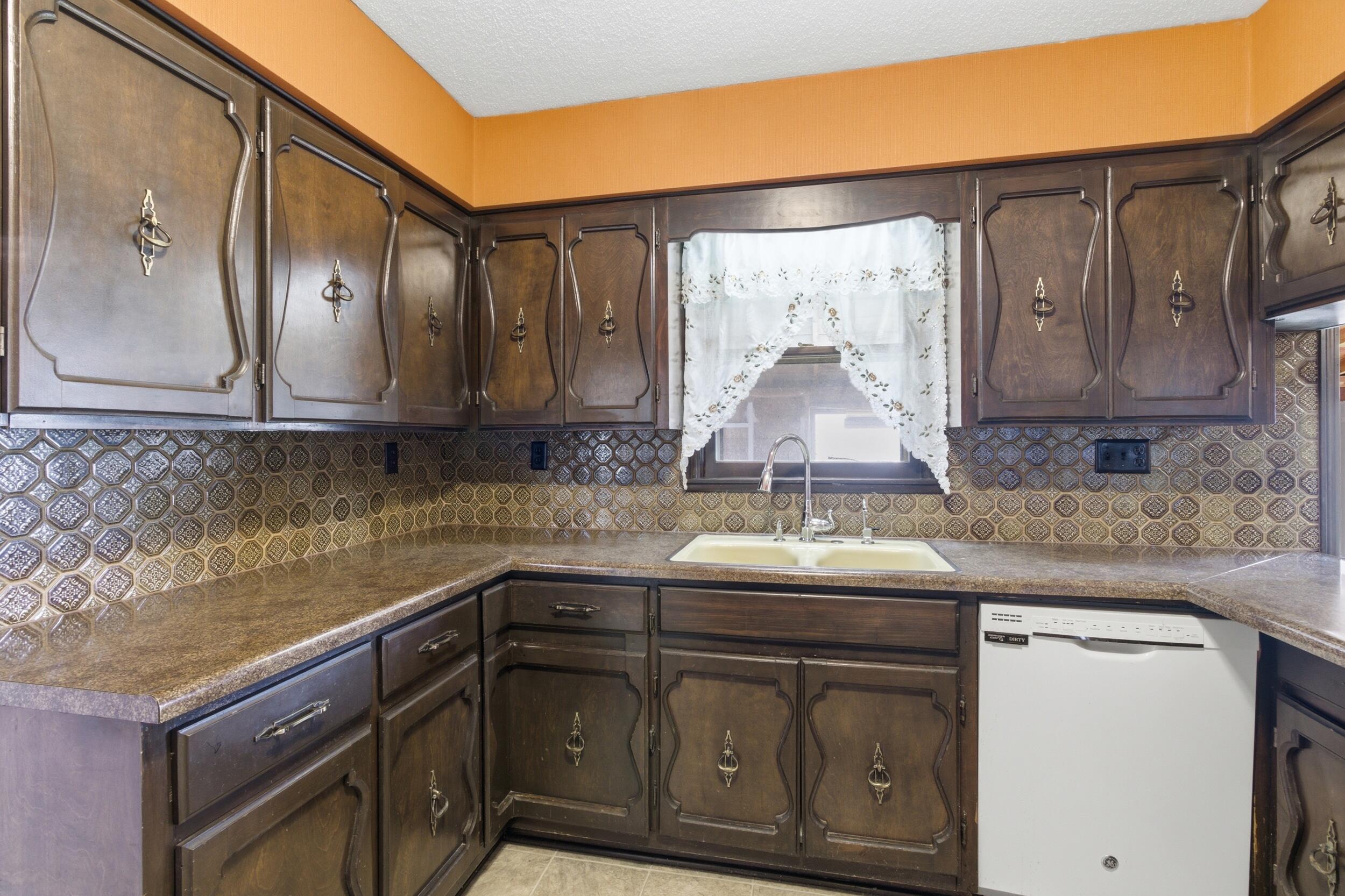 1321 W Dallas Street