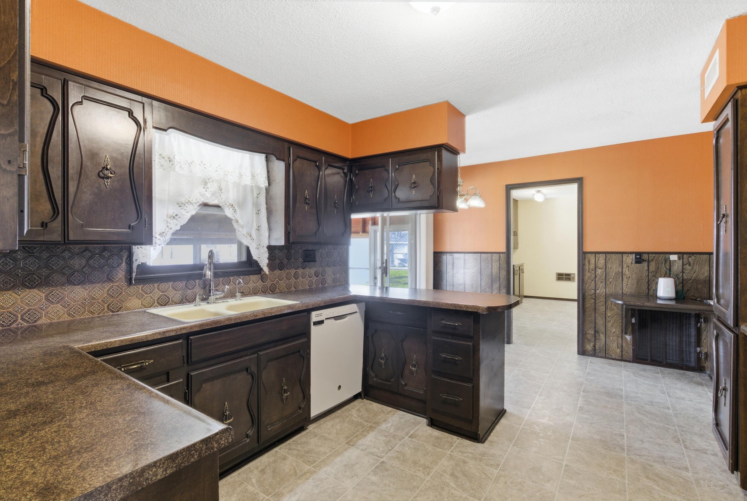 1321 W Dallas Street