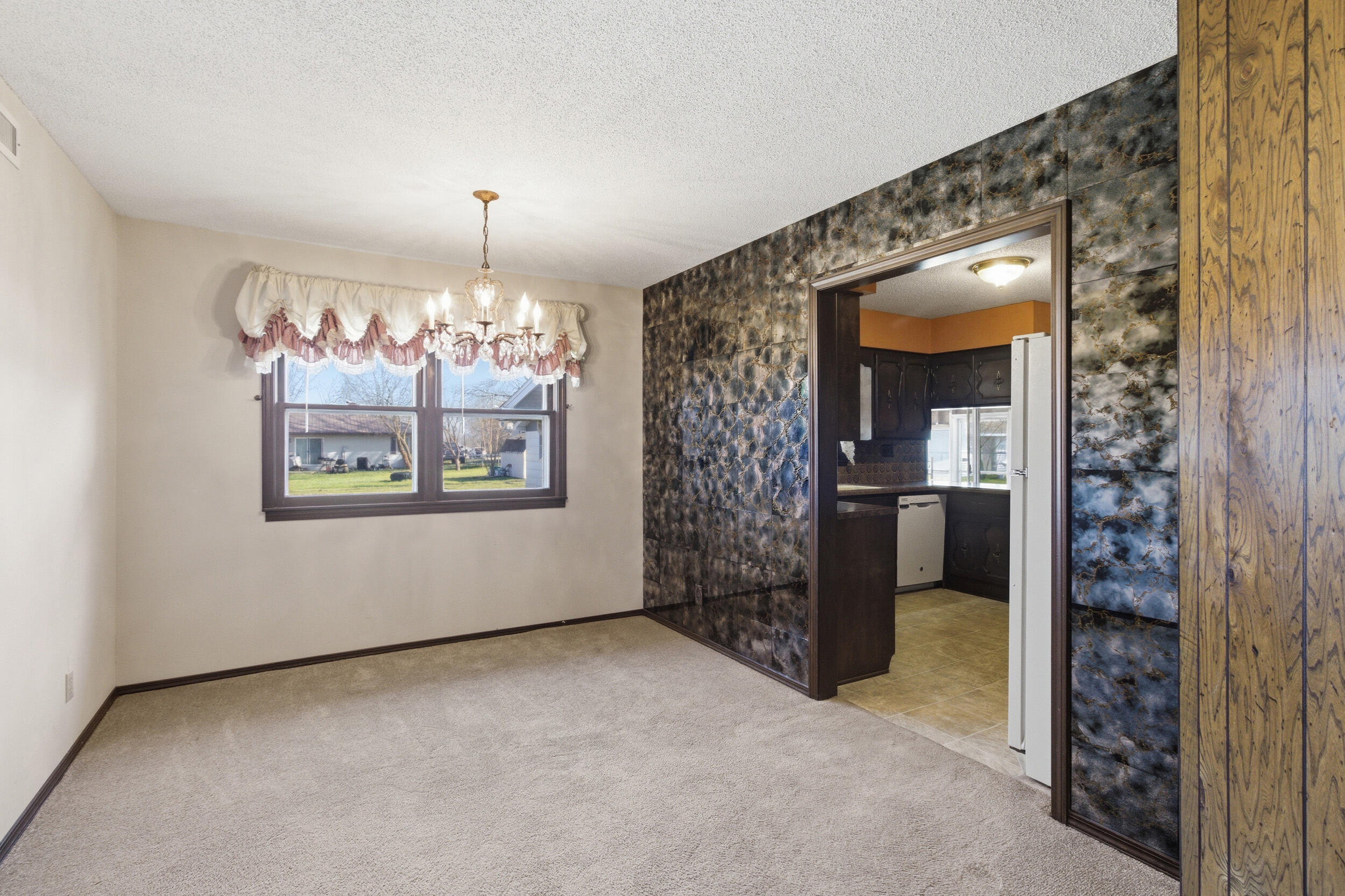 1321 W Dallas Street