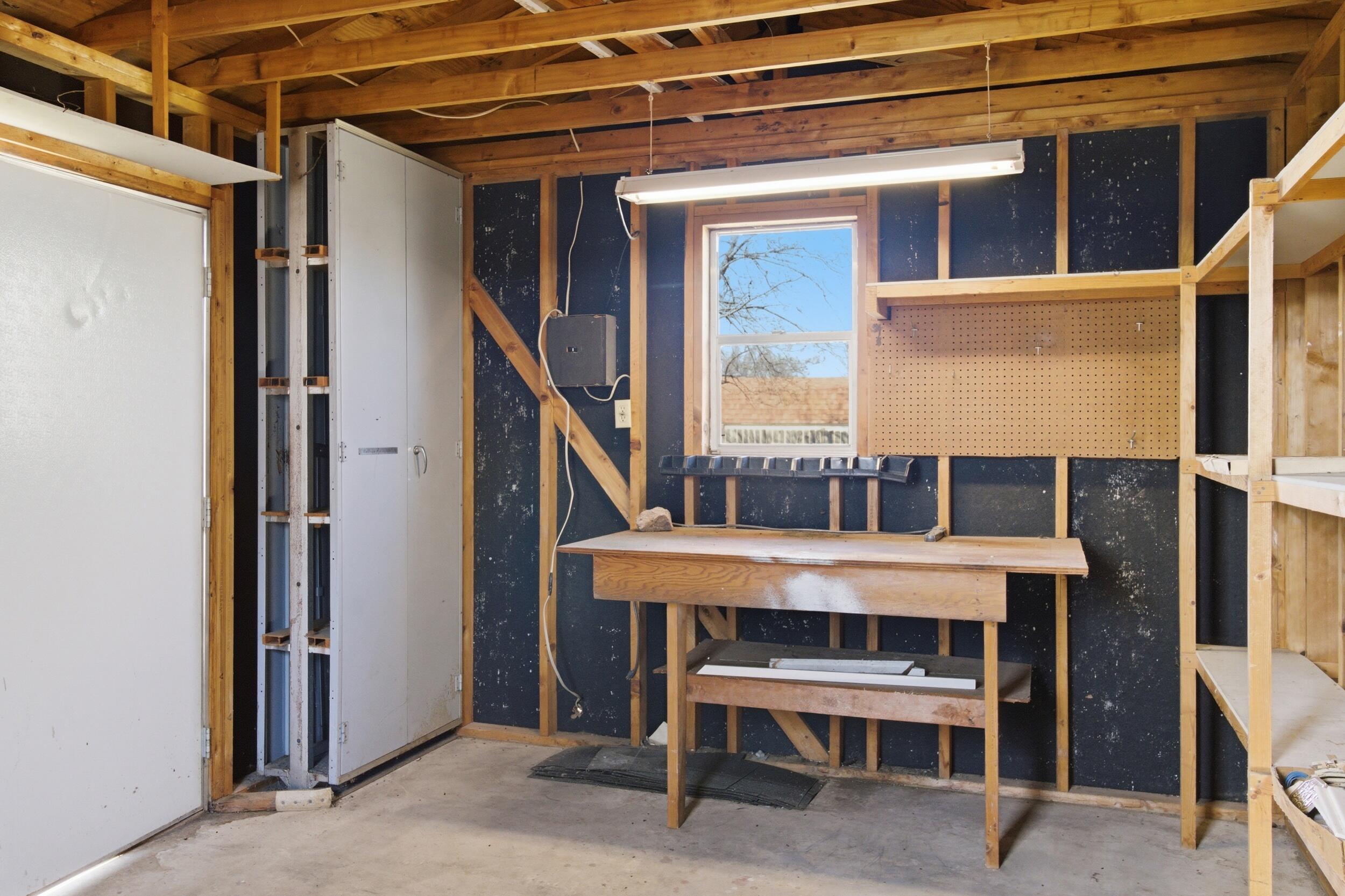 1321 W Dallas Street