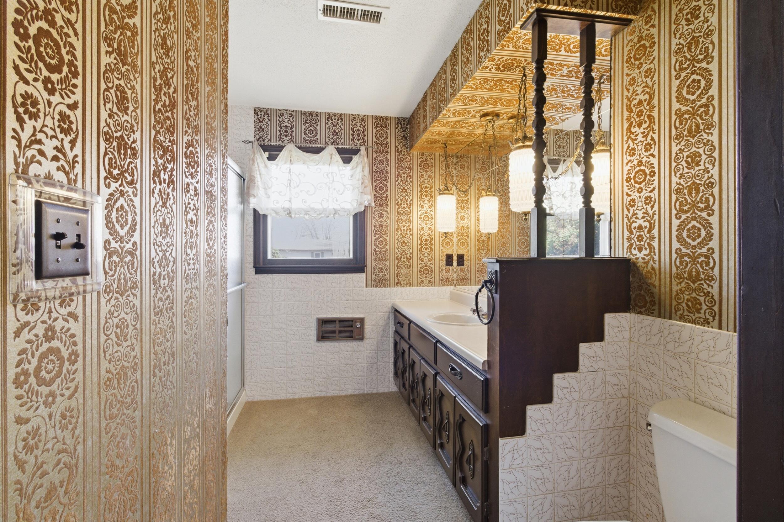 1321 W Dallas Street