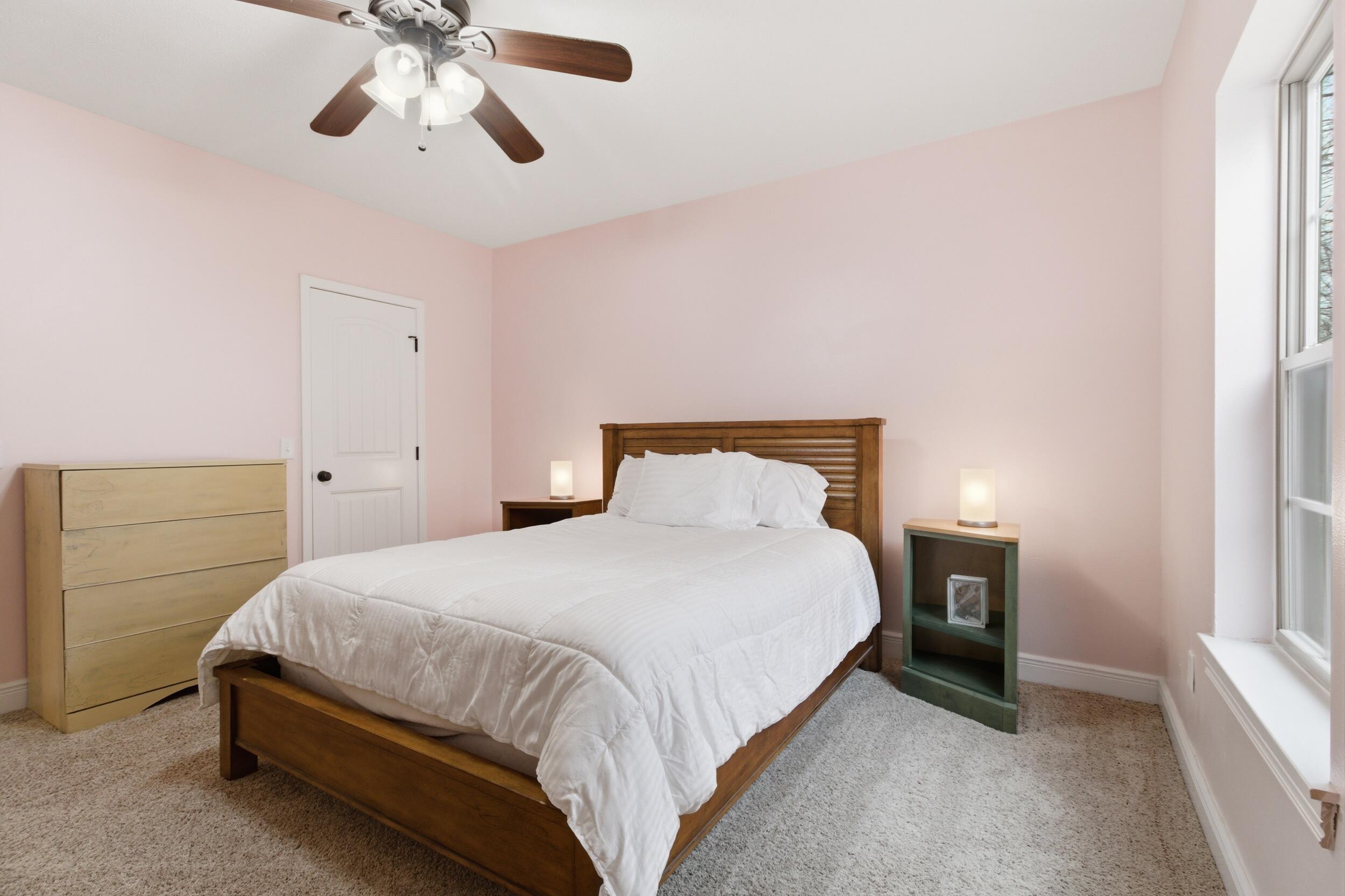 5618 E Pearson Parkway