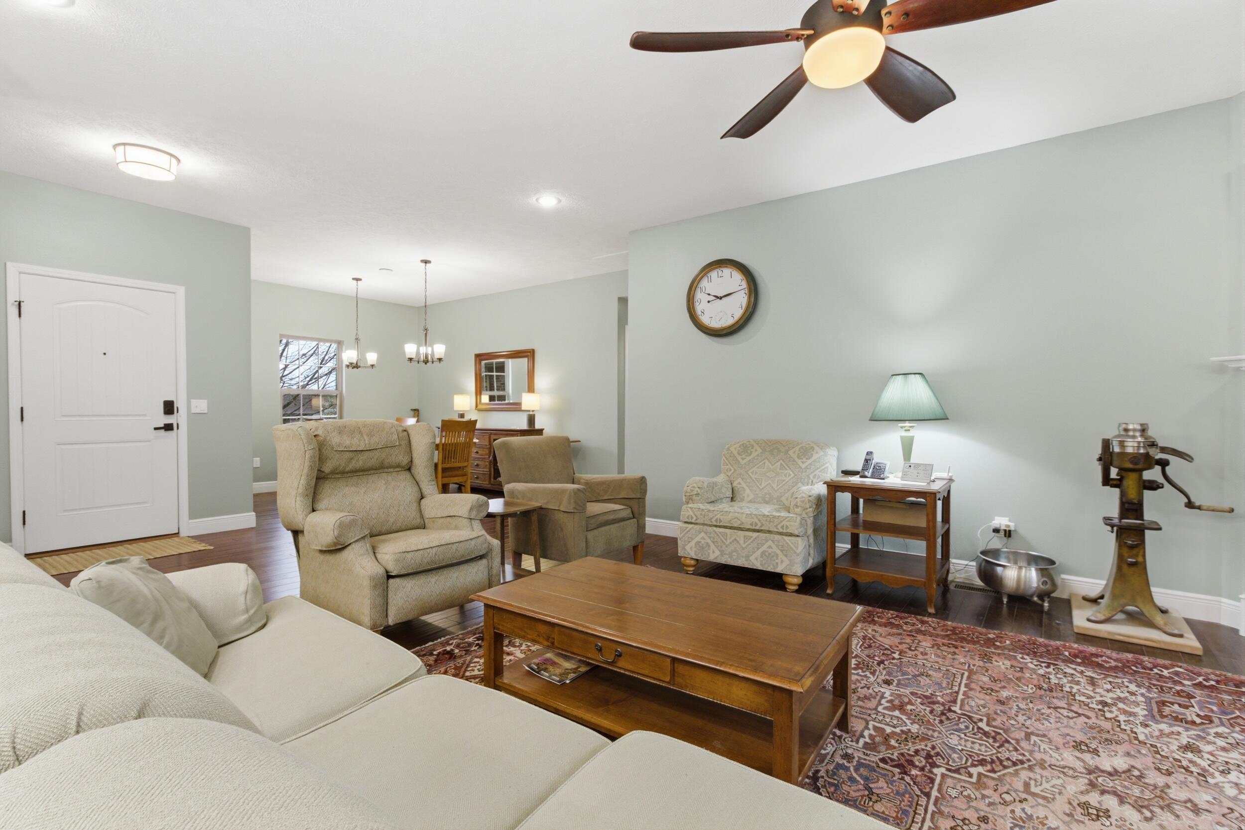 5618 E Pearson Parkway