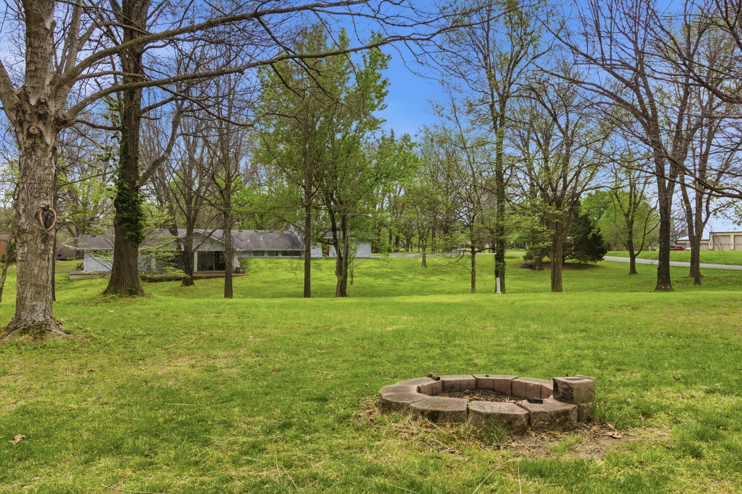 5618 E Pearson Parkway