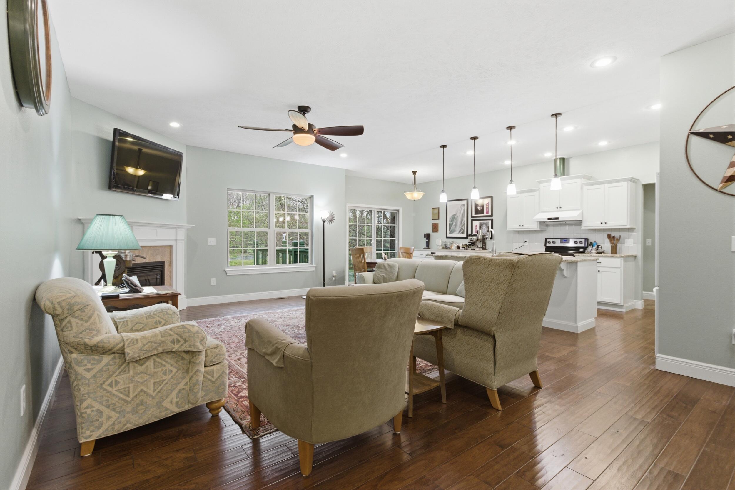 5618 E Pearson Parkway