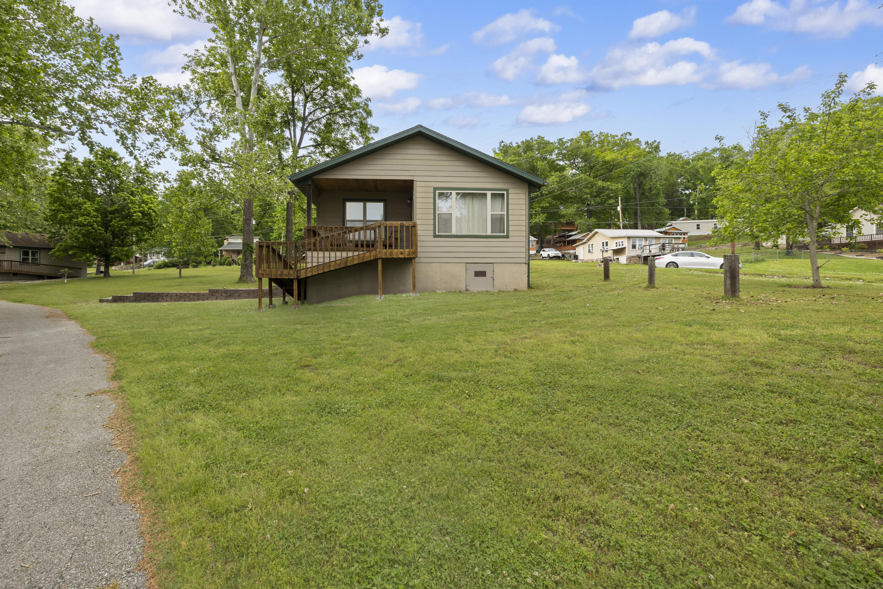 195 Edgewater Circle