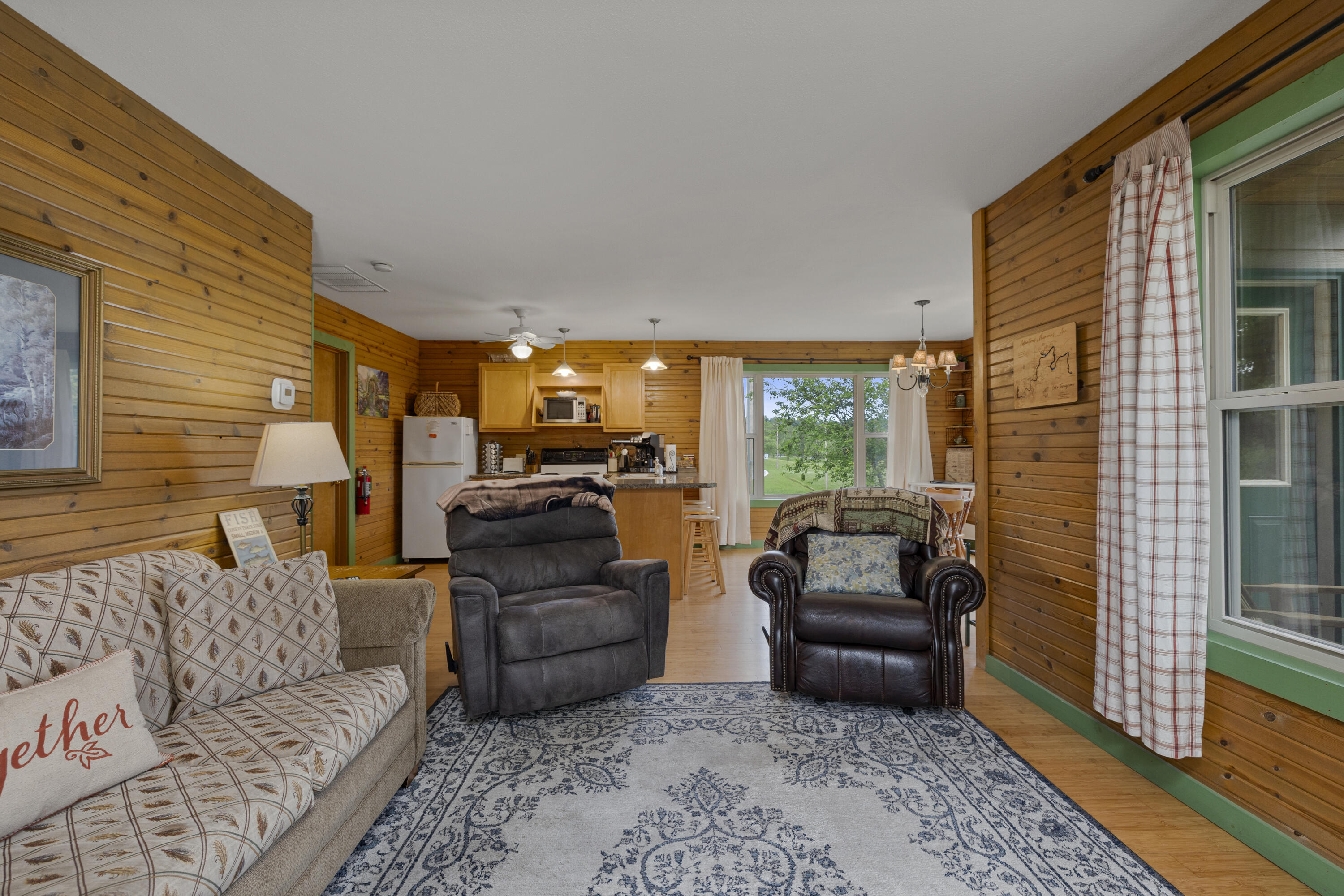 195 Edgewater Circle