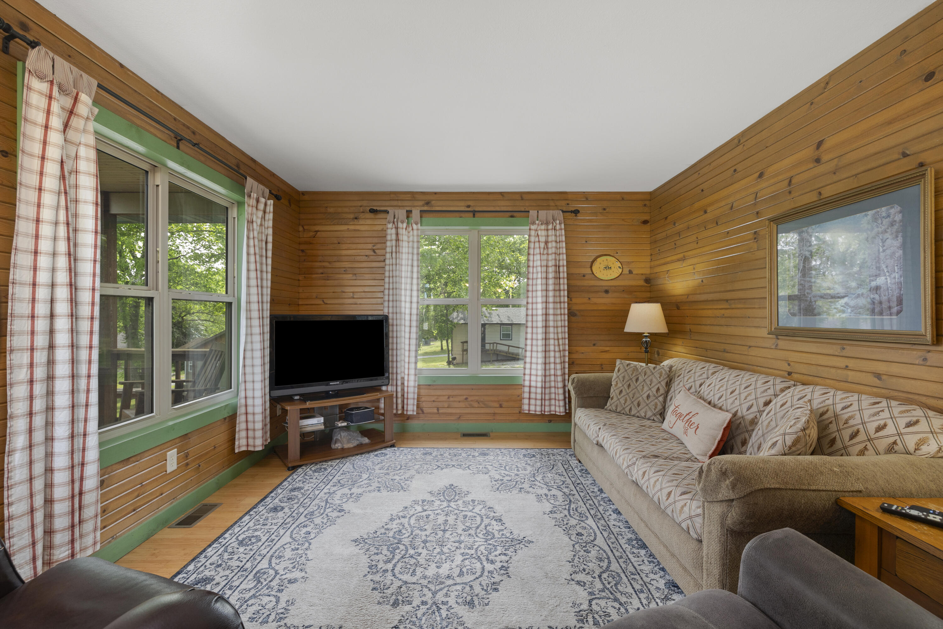 195 Edgewater Circle