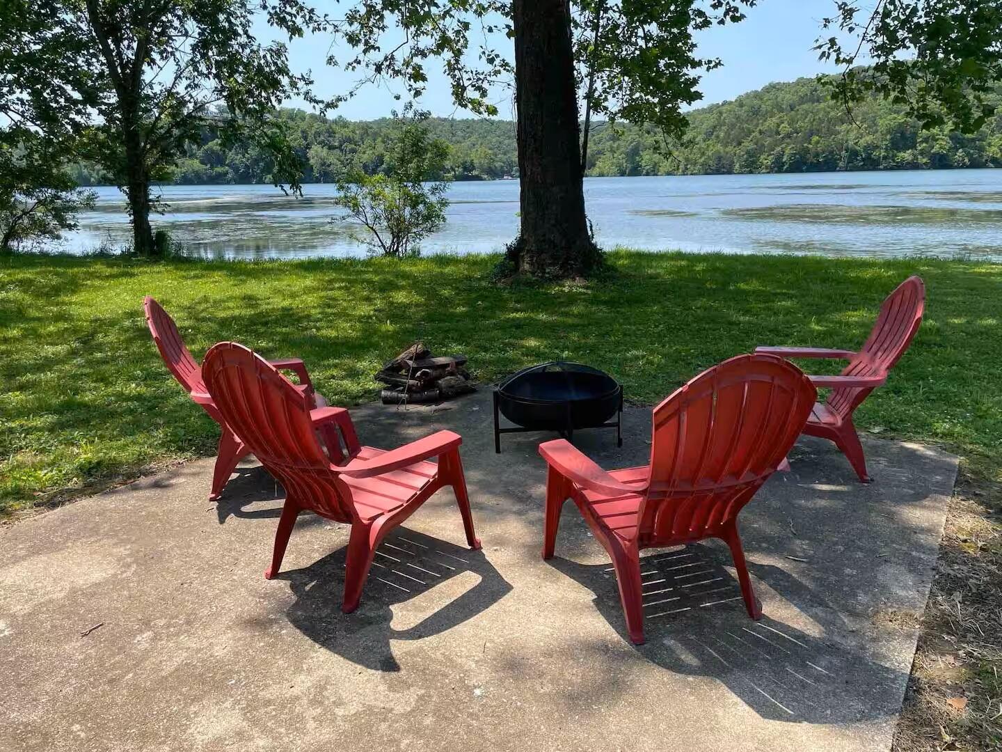 195 Edgewater Circle